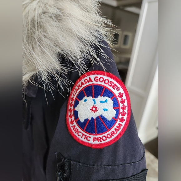 Canada Goose - Picture 2 of 6